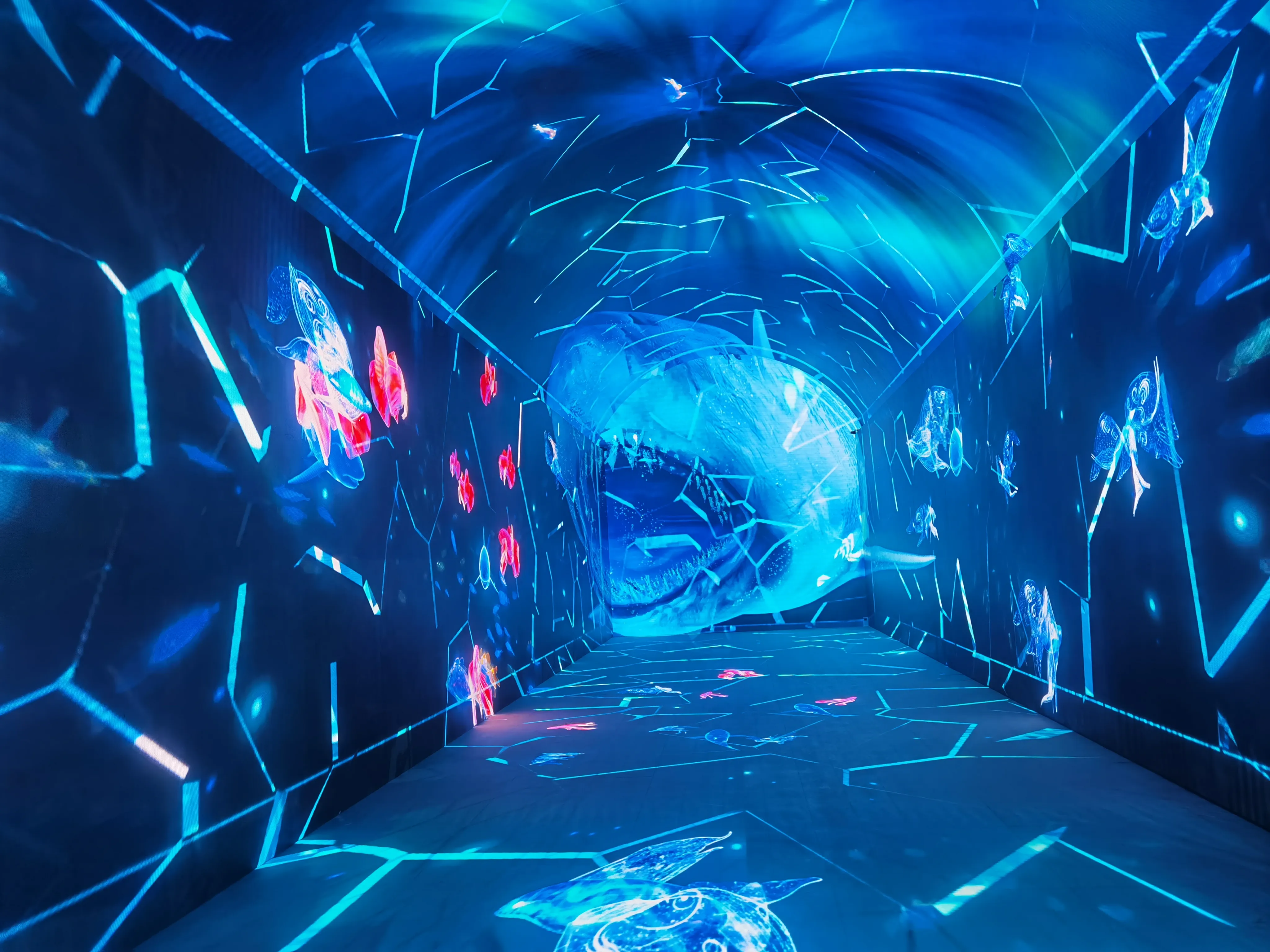 Yantai Yangma Island: 415m² 6-Sided Immersive Cube LED Display System